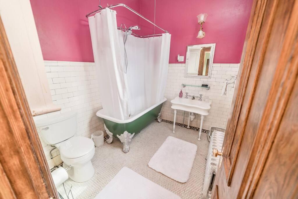 Peaceful Easy Feelings - King Sized Bed - Sleeps 2 Διαμέρισμα Lynchburg Εξωτερικό φωτογραφία