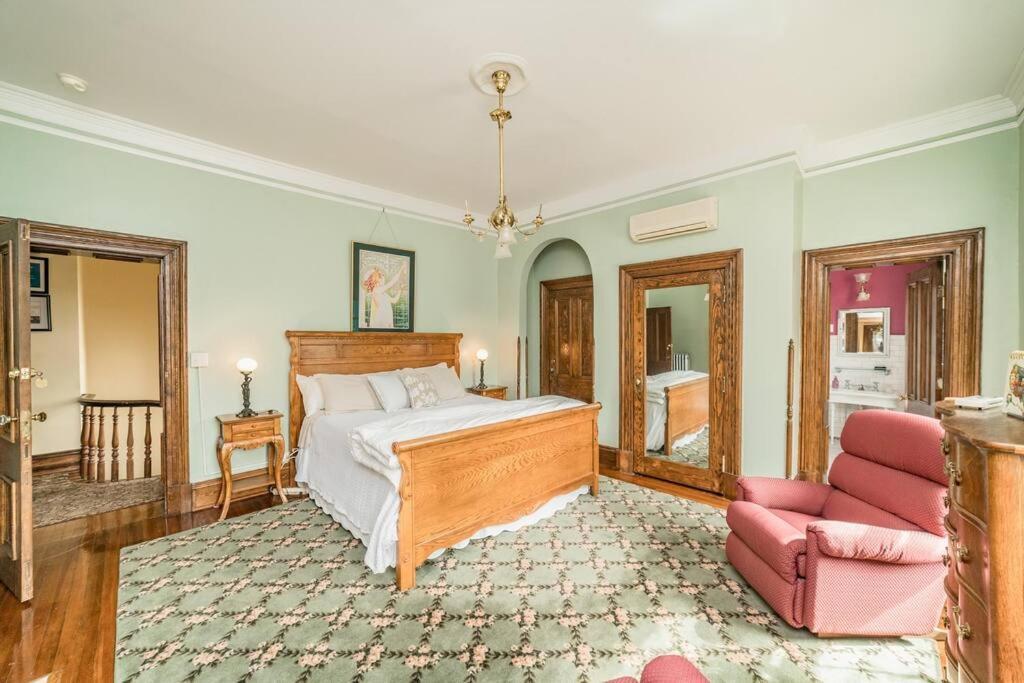 Peaceful Easy Feelings - King Sized Bed - Sleeps 2 Διαμέρισμα Lynchburg Εξωτερικό φωτογραφία