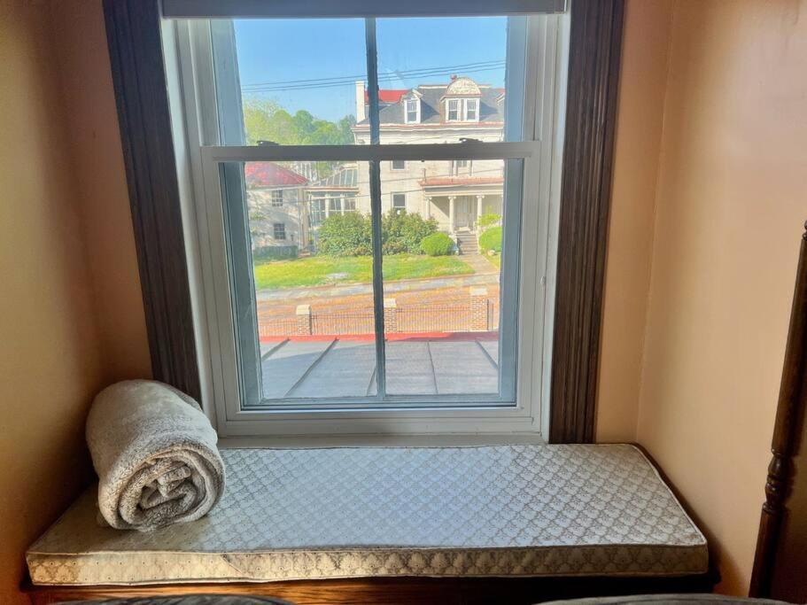 Peaceful Easy Feelings - King Sized Bed - Sleeps 2 Διαμέρισμα Lynchburg Εξωτερικό φωτογραφία
