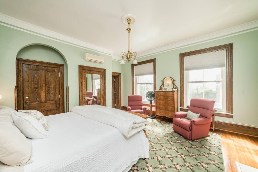 Peaceful Easy Feelings - King Sized Bed - Sleeps 2 Διαμέρισμα Lynchburg Εξωτερικό φωτογραφία