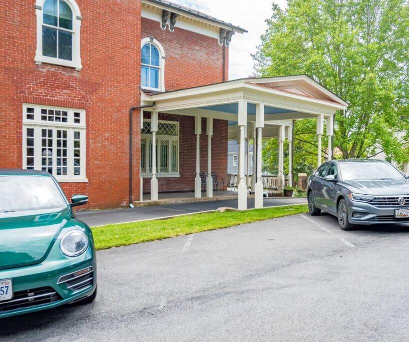 Peaceful Easy Feelings - King Sized Bed - Sleeps 2 Διαμέρισμα Lynchburg Εξωτερικό φωτογραφία